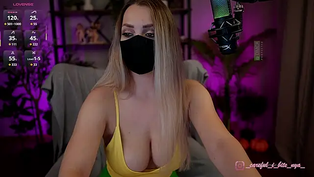 Snapshot of careful_i_bite_nya chatting on November 29, 2025, 4:07 pm careful i bite nya online show from November 29, 2025, 4:07 pm