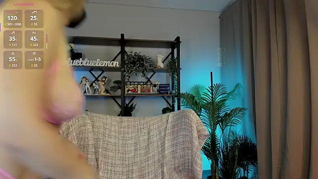 Snapshot of careful_i_bite_nya chatting on September 29, 2025, 12:33 pm careful i bite nya online show from September 29, 2025, 12:33 pm