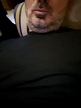 Snapshot of 1talianBeutifulCock chatting on December 5, 2025, 1:32 pm 1talianBeutifulCock online show from December 5, 2025, 1:32 pm