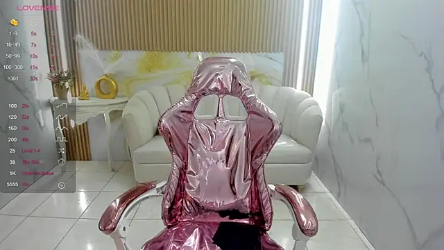 Snapshot of violet_sub chatting on November 19, 2025, 1:44 pm violet sub online show from November 19, 2025, 1:44 pm