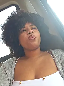 Snapshot of DANIELA_MICHEL chatting on February 14, 2025, 1:29 pm DANIELA MICHEL online show from February 14, 2025, 1:29 pm