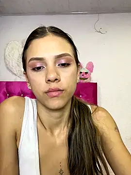 Petite amor2 online show from December 5, 2025, 8:28 pm