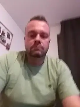 mikaaaaase online show from October 4, 2025, 12:45 am