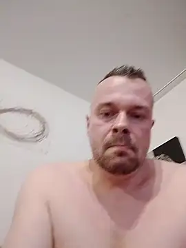 mikaaaaase online show from March 11, 2026, 9:42 pm