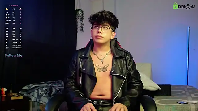 LyleBennett  online show from November 3, 2025, 12:09 pm