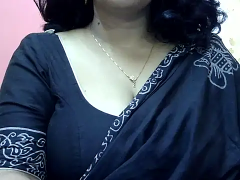 Snapshot of Riya_riyaa chatting on December 21, 2024, 10:06 am Riya riyaa online show from December 21, 2024, 10:06 am