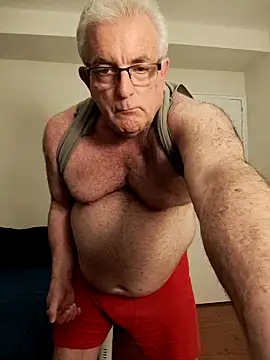 Snapshot of Shoreguy69 chatting on February 19, 2026, 12:07 am Shoreguy69 online show from February 19, 2026, 12:07 am