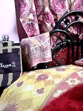 BERRY 00 online show from April 17, 2026, 5:49 pm