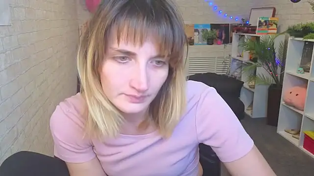 Snapshot of Nika_Kitten chatting on February 10, 2026, 10:47 am Nika Kitten online show from February 10, 2026, 10:47 am