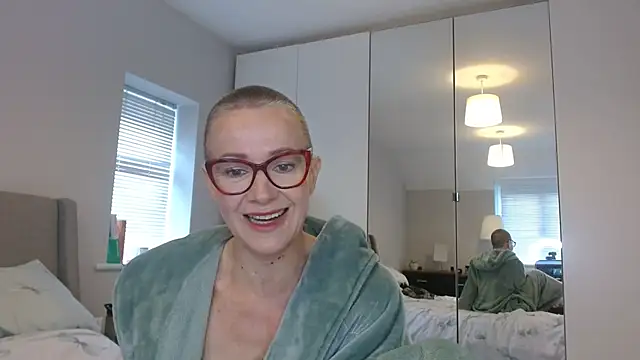 Snapshot of ELEGANT-ARIA36 chatting on March 11, 2025, 8:30 am ELEGANT-ARIA36 online show from March 11, 2025, 8:30 am