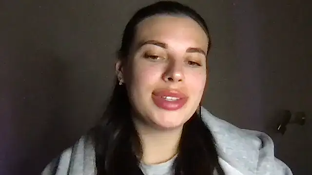 MoonriseGoddess online show from April 15, 2026, 7:58 pm