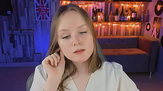 Snapshot of VivienLeeigh chatting on February 28, 2025, 4:20 pm VivienLeeigh online show from February 28, 2025, 4:20 pm