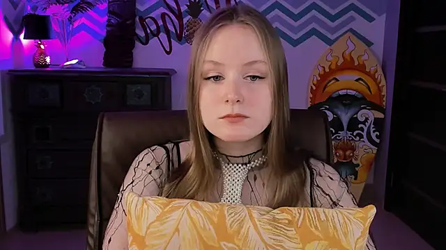Snapshot of VivienLeeigh chatting on March 2, 2025, 9:10 am VivienLeeigh online show from March 2, 2025, 9:10 am