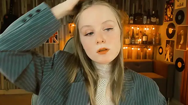 Snapshot of VivienLeeigh chatting on February 20, 2025, 1:08 pm VivienLeeigh online show from February 20, 2025, 1:08 pm