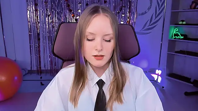 Snapshot of VivienLeeigh chatting on March 9, 2025, 6:21 pm VivienLeeigh online show from March 9, 2025, 6:21 pm