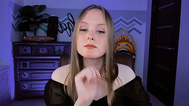 Snapshot of VivienLeeigh chatting on March 12, 2025, 7:14 pm VivienLeeigh online show from March 12, 2025, 7:14 pm