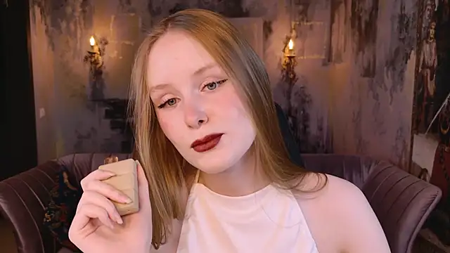 VivienLeeigh online show from November 21, 2025, 1:10 pm