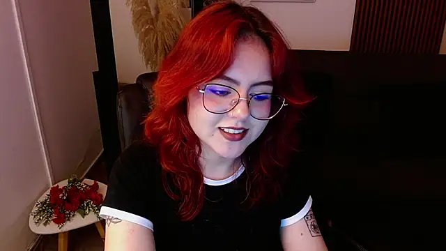 Snapshot of crimson_tati_ chatting on March 7, 2025, 10:13 am crimson tati online show from March 7, 2025, 10:13 am