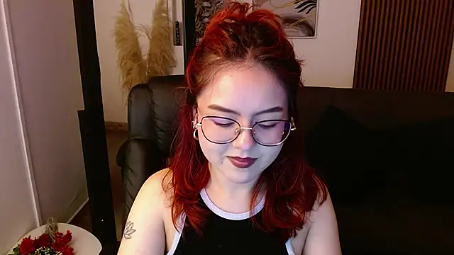 Snapshot of crimson_tati_ chatting on March 2, 2025, 7:10 am crimson tati online show from March 2, 2025, 7:10 am