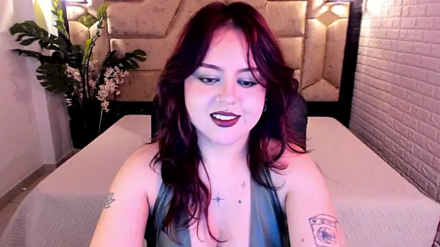 Snapshot of crimson_tati_ chatting on May 14, 2026, 4:20 am crimson tati online show from May 14, 2026, 4:20 am