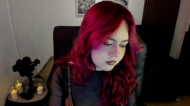 Snapshot of crimson_tati_ chatting on September 28, 2025, 4:30 am crimson tati online show from September 28, 2025, 4:30 am