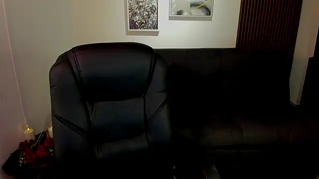 Snapshot of crimson_tati_ chatting on October 31, 2025, 4:09 am crimson tati online show from October 31, 2025, 4:09 am