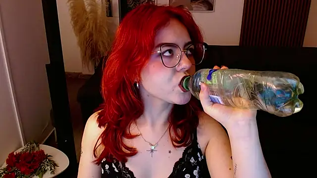 Snapshot of crimson_tati_ chatting on March 21, 2025, 5:11 am crimson tati online show from March 21, 2025, 5:11 am