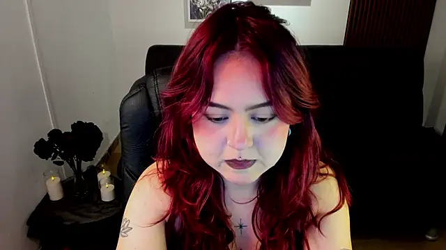 Snapshot of crimson_tati_ chatting on November 18, 2025, 4:49 am crimson tati online show from November 18, 2025, 4:49 am