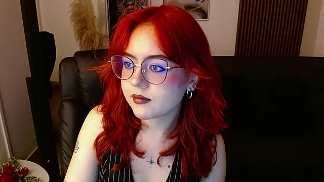 Snapshot of crimson_tati_ chatting on March 14, 2025, 4:32 am crimson tati online show from March 14, 2025, 4:32 am