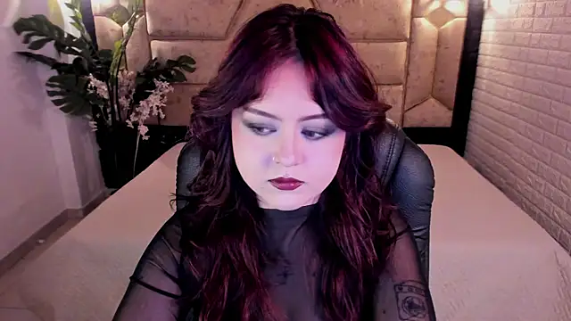 Snapshot of crimson_tati_ chatting on May 15, 2026, 4:54 am crimson tati online show from May 15, 2026, 4:54 am