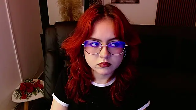 Snapshot of crimson_tati_ chatting on March 7, 2025, 4:02 am crimson tati online show from March 7, 2025, 4:02 am