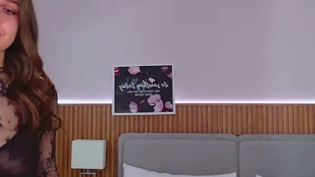 Snapshot of RihannaRose chatting on November 27, 2025, 5:13 pm RihannaRose online show from November 27, 2025, 5:13 pm