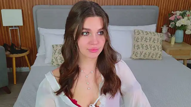 Snapshot of RihannaRose chatting on November 14, 2025, 5:05 pm RihannaRose online show from November 14, 2025, 5:05 pm