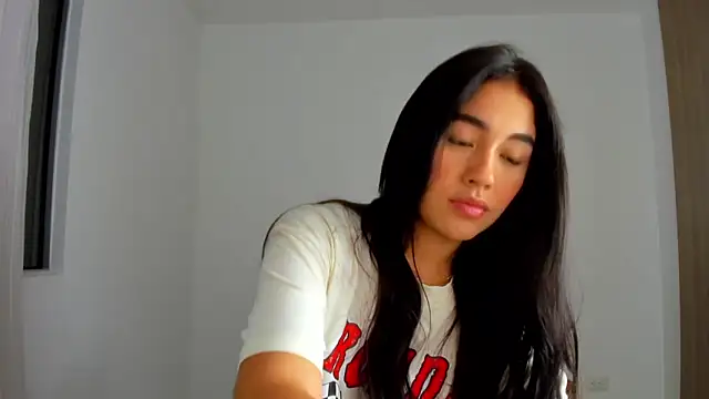 AriaMontgomery online show from April 17, 2026, 11:29 pm