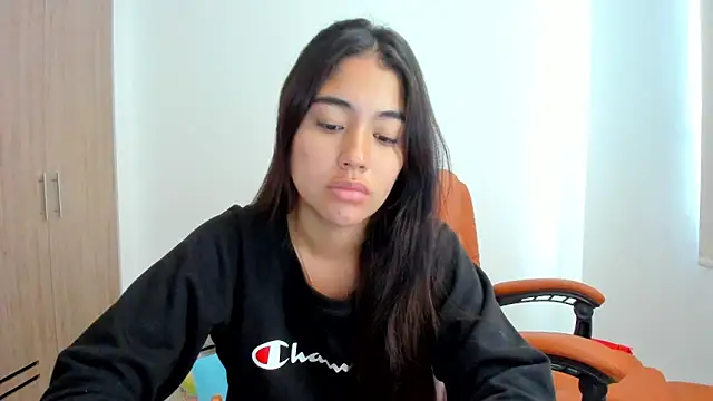 AriaMontgomery online show from February 28, 2025, 3:04 pm