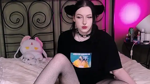 BlackyTea online show from October 6, 2025, 7:47 pm