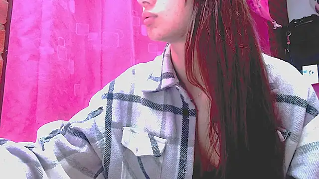 Snapshot of holy_juli chatting on February 21, 2026, 2:46 am holy juli online show from February 21, 2026, 2:46 am