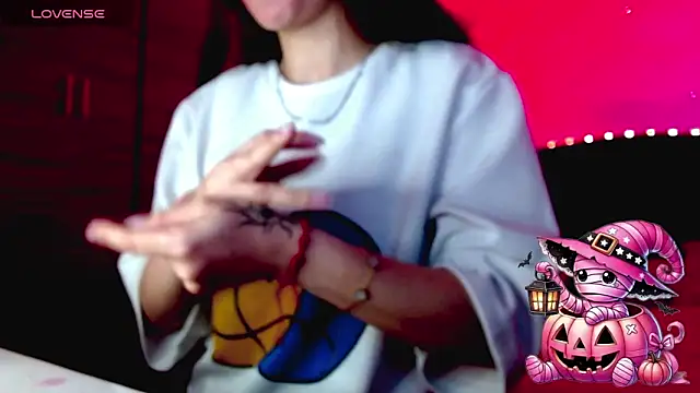 Snapshot of holy_juli chatting on October 29, 2025, 3:27 am holy juli online show from October 29, 2025, 3:27 am