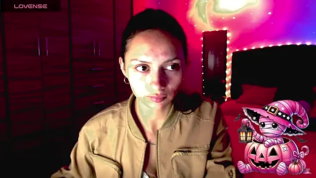 Snapshot of holy_juli chatting on October 24, 2025, 1:26 am holy juli online show from October 24, 2025, 1:26 am