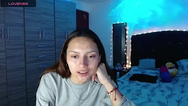 Snapshot of holy_juli chatting on September 11, 2025, 2:55 am holy juli online show from September 11, 2025, 2:55 am