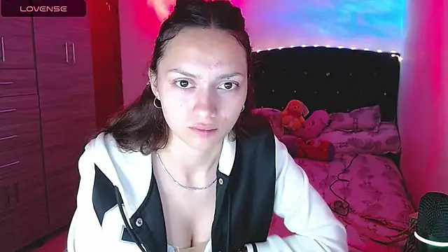 Snapshot of holy_juli chatting on September 25, 2025, 4:29 am holy juli online show from September 25, 2025, 4:29 am