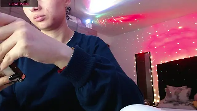 Snapshot of holy_juli chatting on September 12, 2025, 3:39 am holy juli online show from September 12, 2025, 3:39 am