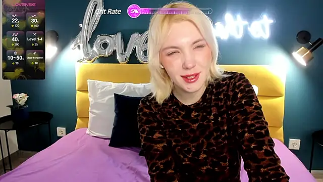 Snapshot of Fluffy_Monica chatting on March 11, 2025, 12:54 am Fluffy Monica online show from March 11, 2025, 12:54 am