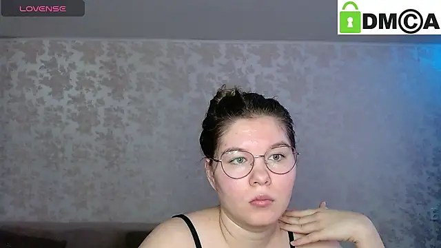 Snapshot of holy_michela chatting on January 17, 2025, 6:04 am holy michela online show from January 17, 2025, 6:04 am