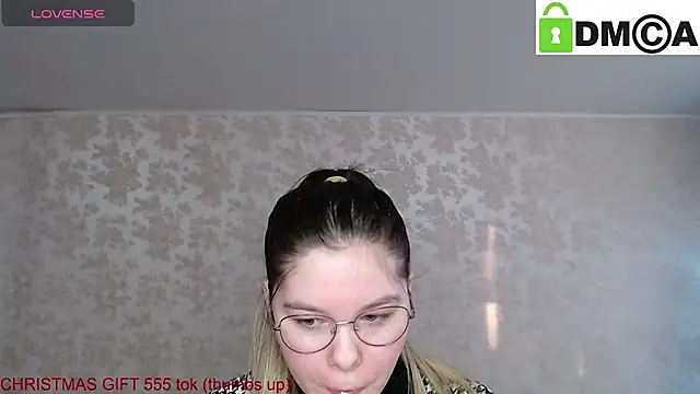 Snapshot of holy_michela chatting on December 24, 2024, 6:44 am holy michela online show from December 24, 2024, 6:44 am