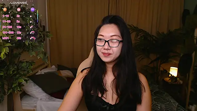 Marine Vact online show from November 25, 2025, 2:28 pm