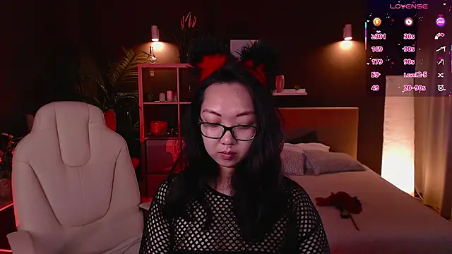 Snapshot of Marine_Vact chatting on September 21, 2025, 2:11 pm Marine Vact online show from September 21, 2025, 2:11 pm