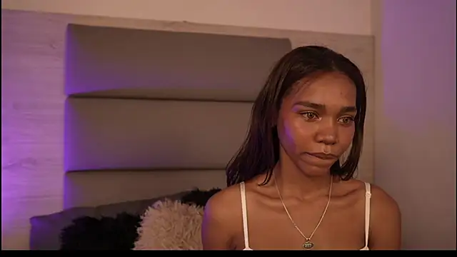 Lily Miiller online show from April 8, 2026, 11:17 pm