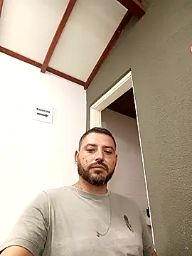 P4uzud4O online show from February 24, 2026, 8:42 pm