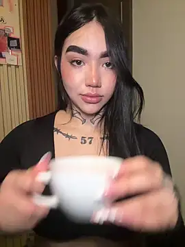 Nickiiiii online show from March 21, 2026, 4:57 am